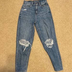 American Eagle Jeans, good condition only worn 1-2 times.